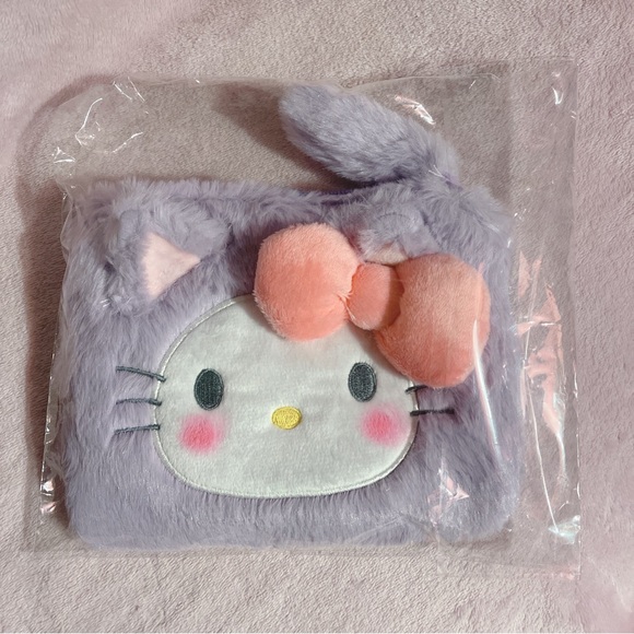 Hello Kitty Pastel Fuzzy Plush Pouch - NWOT - Picture 9 of 11